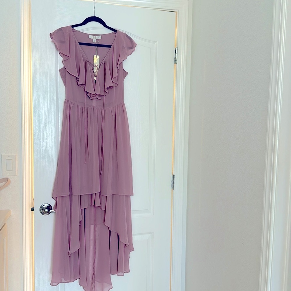 Beautiful lilac high low chiffon dress, NWT, Size 4